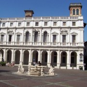 Das Rathaus von Bergamo